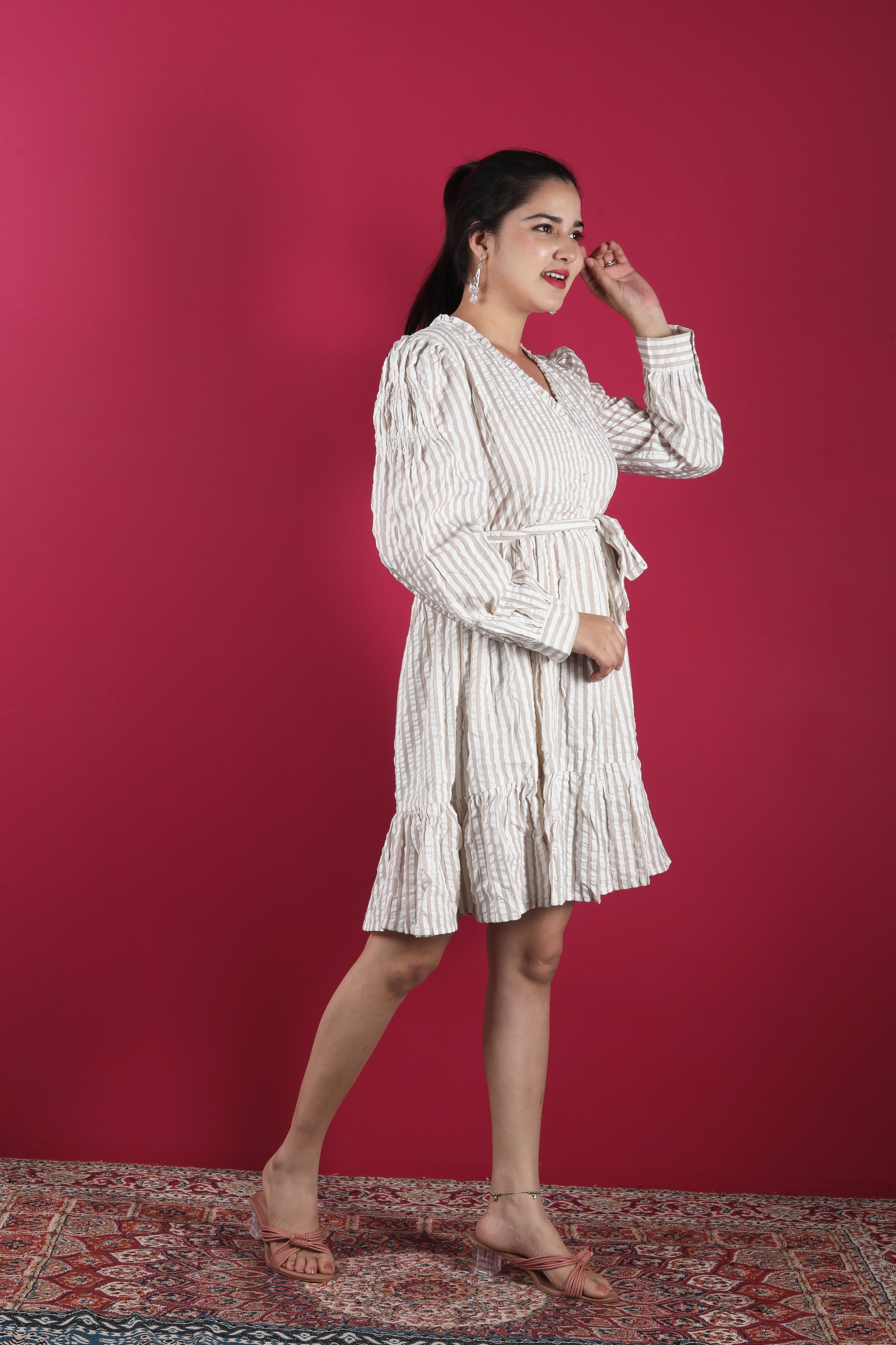The Isabella Full-Sleeve Knee-Length Dress