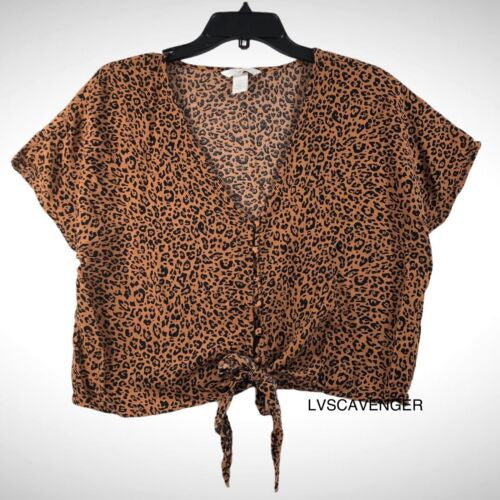 V-neck Tie-hem Blouse - V-neck - Short sleeve - Dark beige/leopard print